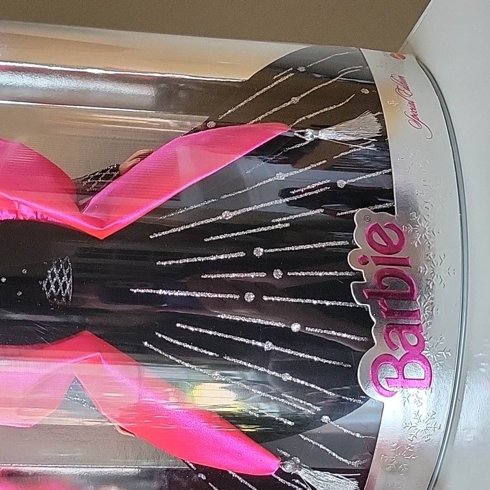 1998 Happy Holidays Barbie Doll  with her Keepsake Ornament - Picture 3 of 7